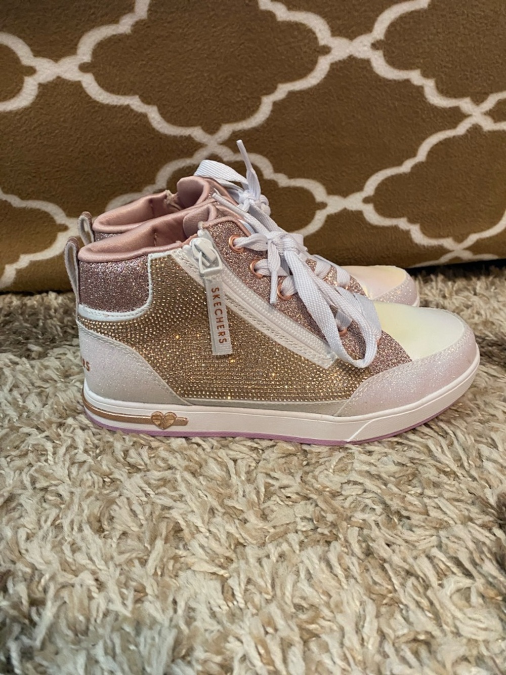 Girls Skechers Shout Outs